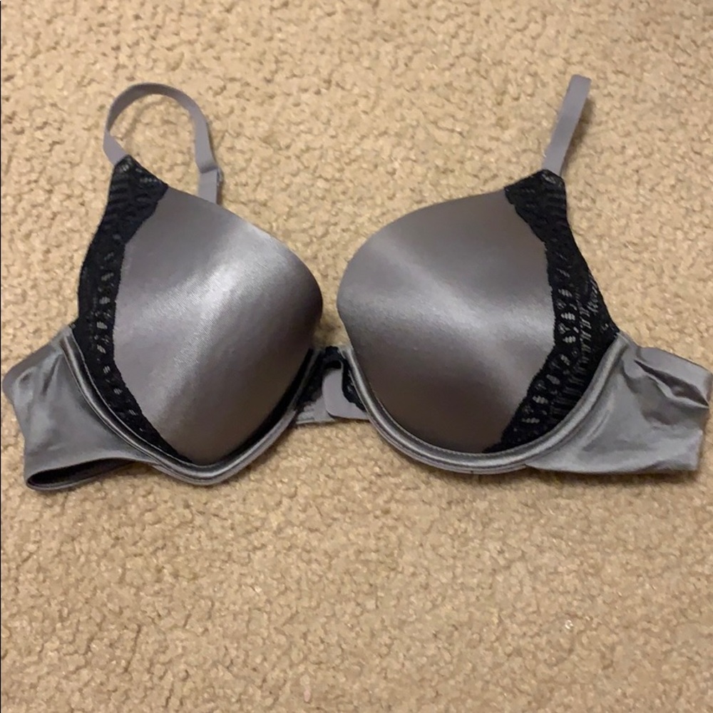 36B Maidenforms Bra Gray and Black Lace